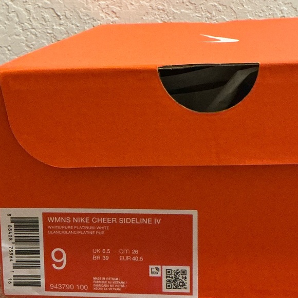 Nike Women’s Sideline IV CHEER Shoes Size 9 NEW - Picture 5 of 5